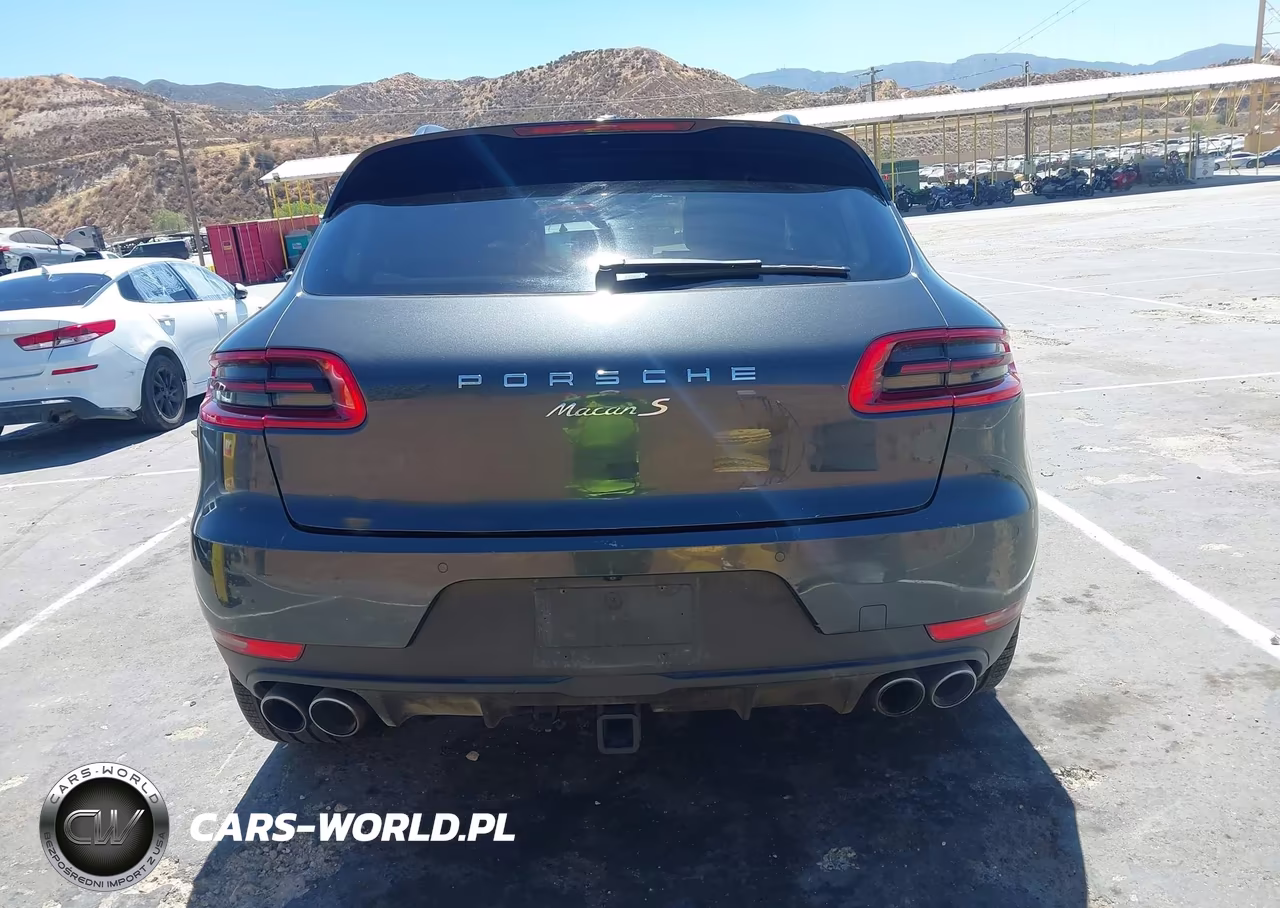 2018 Porsche Macan S VIN:WP1AB2A56JLB40556 - 16