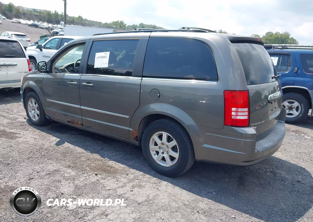 2010 Chrysler Town & Country Touring VIN:2A4RR5D15AR239915 - 3