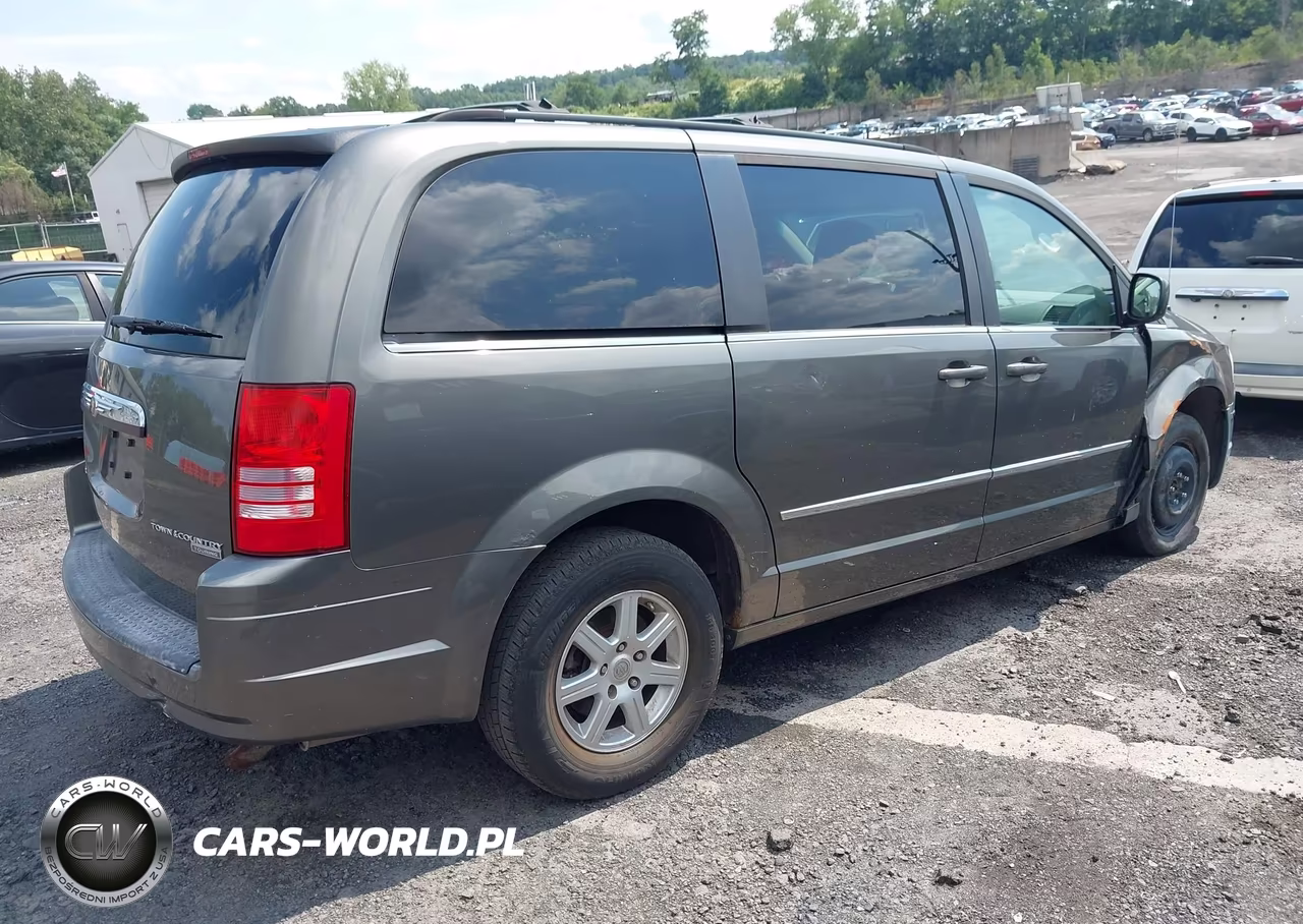 2010 Chrysler Town & Country Touring VIN:2A4RR5D15AR239915 - 4