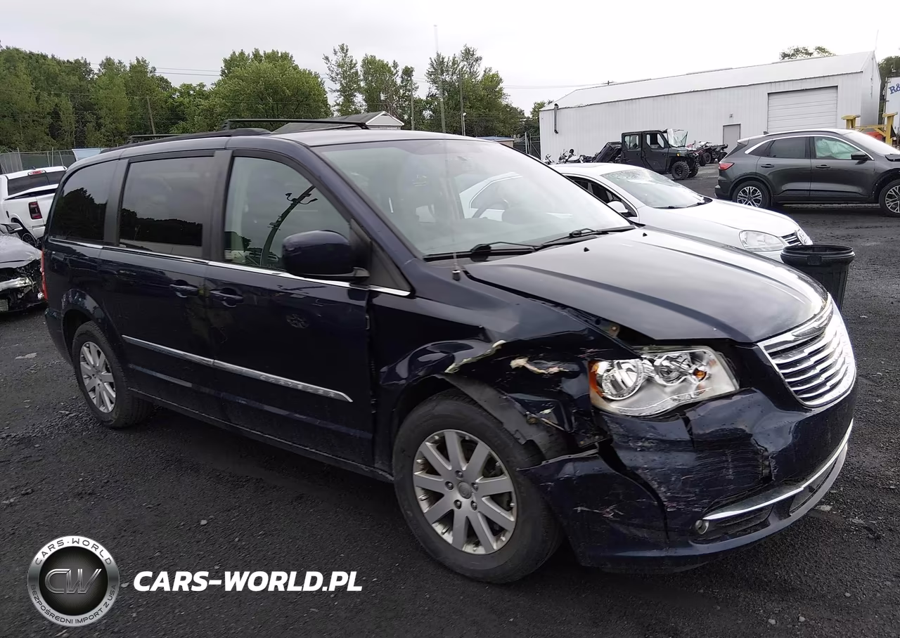2014 Chrysler Town & Country Touring – zdjęcie 1 z 16