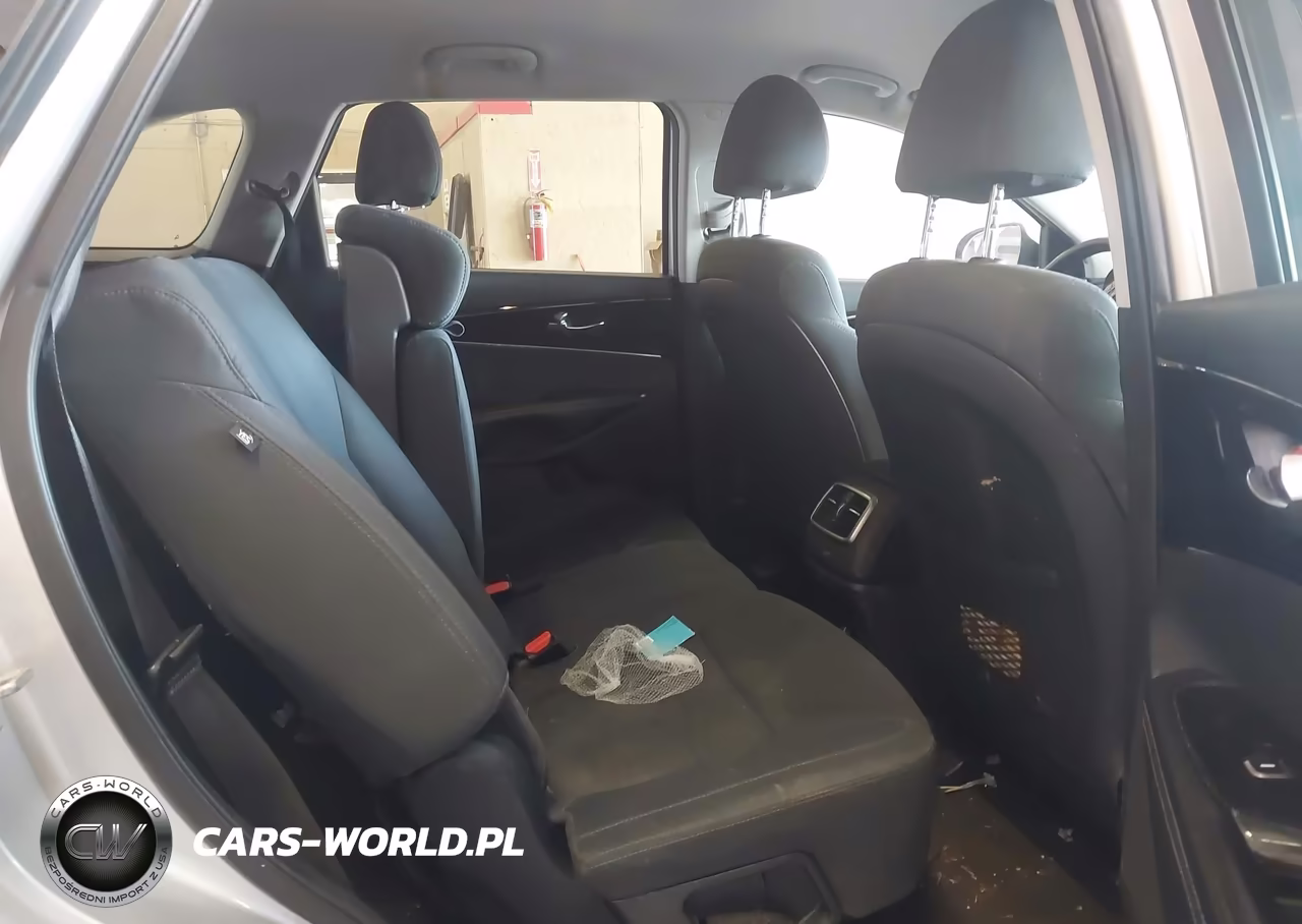 2019 Kia Sorento 2.4L L VIN:5XYPG4A36KG559222 - 8