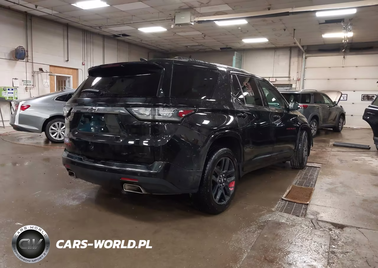 2018 Chevrolet Traverse Premier VIN:1GNEVJKW3JJ127794 - 4