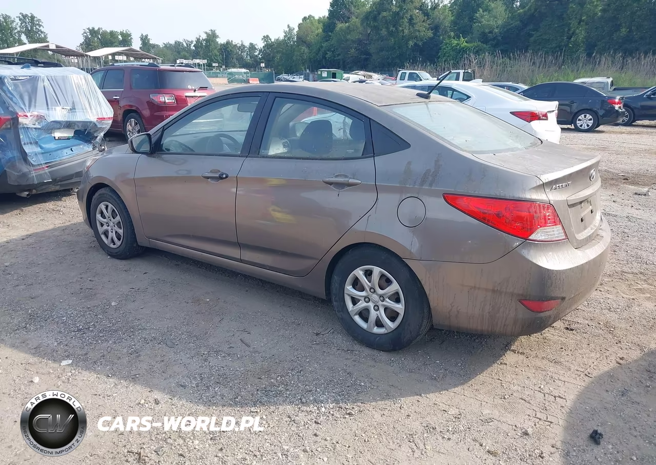 2013 Hyundai Accent Gls VIN:KMHCT4AEXDU490530 - 3