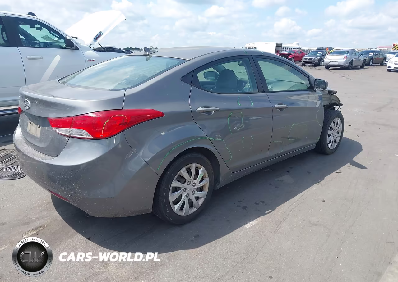 2013 Hyundai Elantra Gls VIN:5NPDH4AE3DH219099 - 4