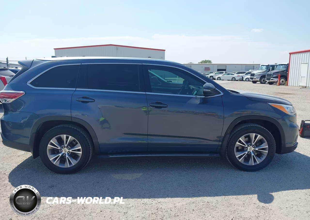 2015 Toyota Highlander Xle V6 VIN:5TDKKRFH8FS055757 - 13