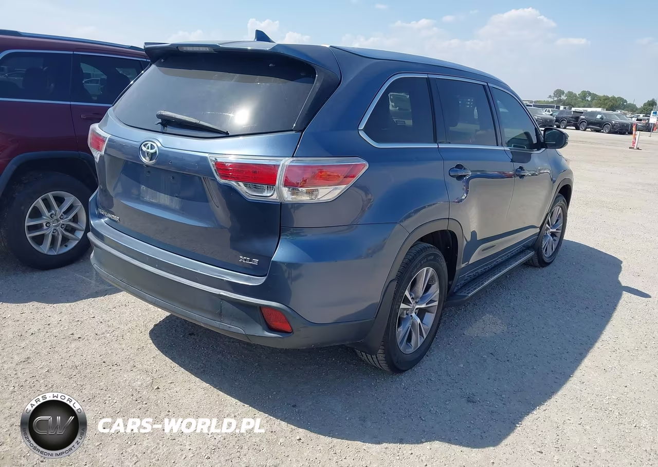 2015 Toyota Highlander Xle V6 VIN:5TDKKRFH8FS055757 - 4