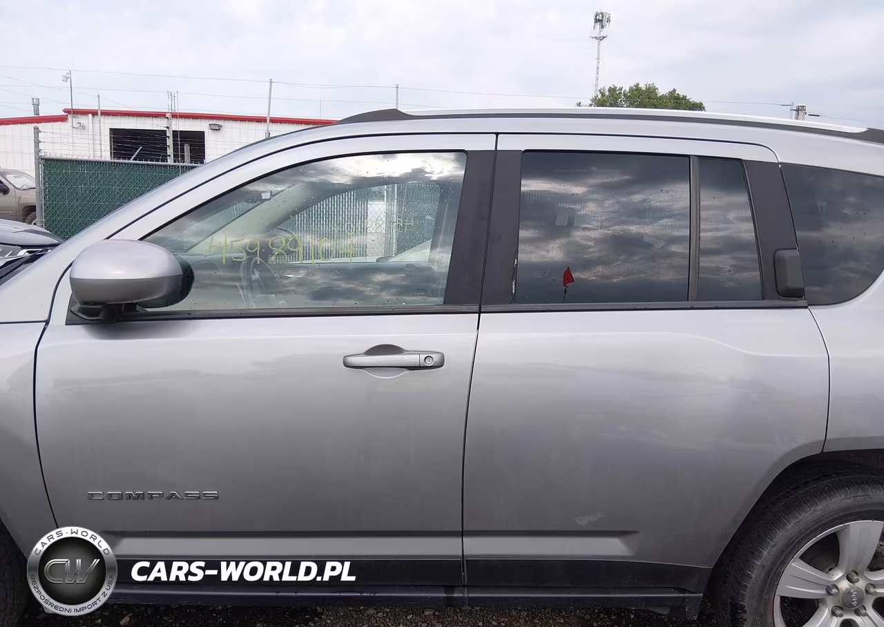 2015 Jeep Compass Latitude VIN:1C4NJDEB7FD143050 - 14