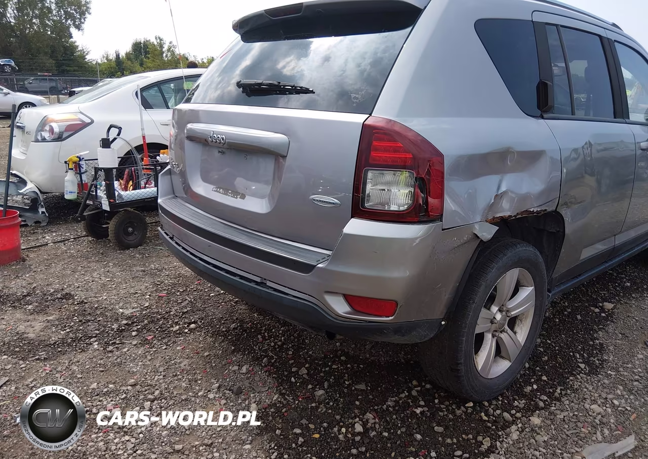 2015 Jeep Compass Latitude VIN:1C4NJDEB7FD143050 - 6