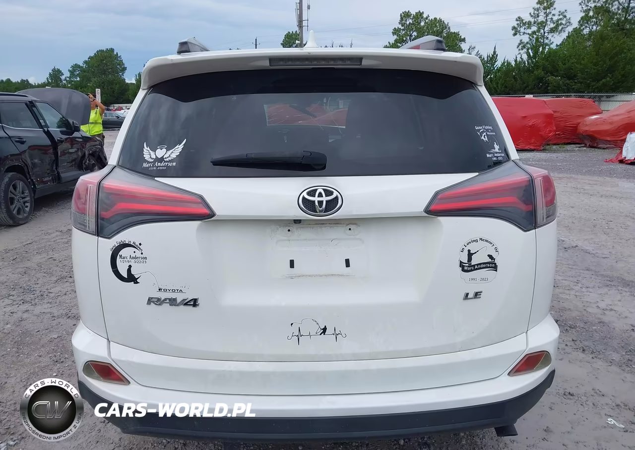 2018 Toyota Rav4 Le VIN:JTMZFREV4JJ188872 - 16