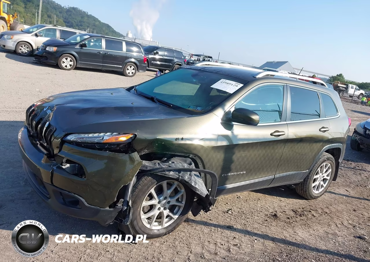 2015 Jeep Cherokee Latitude VIN:1C4PJMCS8FW692711 - 14