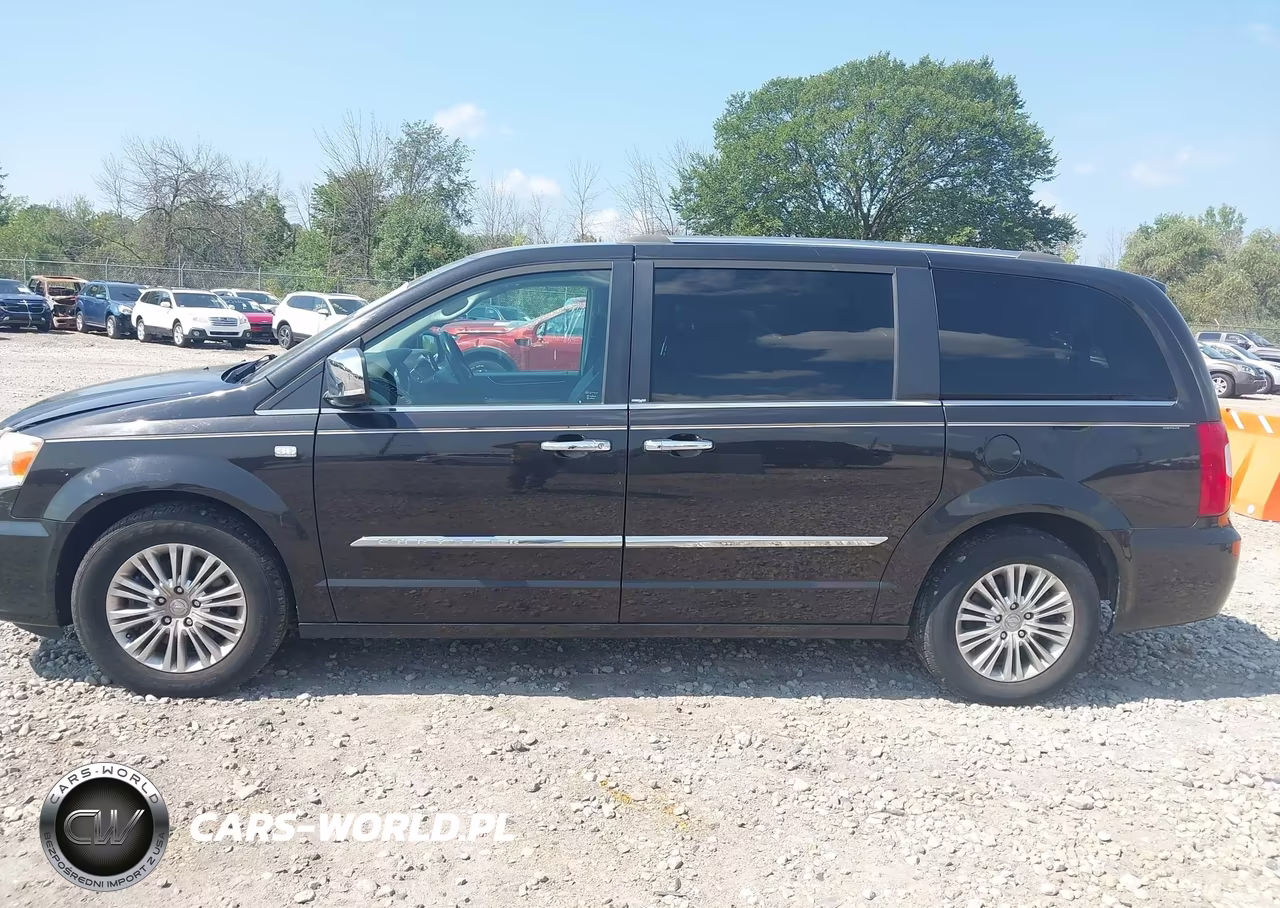 2014 Chrysler Town & Country Touring-L 30Th Anniversary VIN:2C4RC1CG3ER310847 - 14