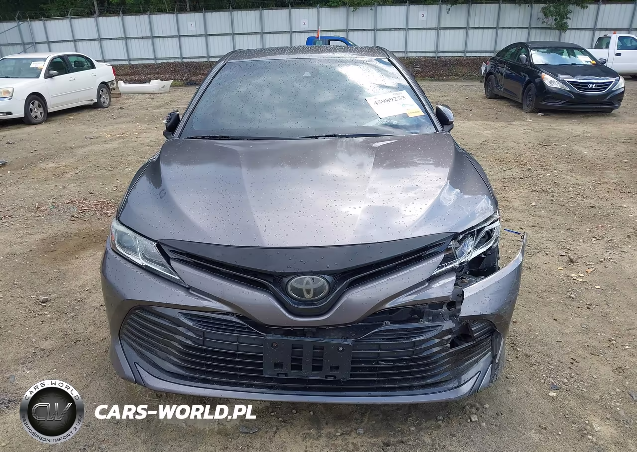 2018 Toyota Camry Le VIN:4T1B11HK6JU146085 - 12