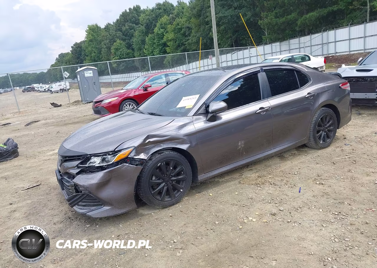 2018 Toyota Camry Le VIN:4T1B11HK6JU146085 - 2