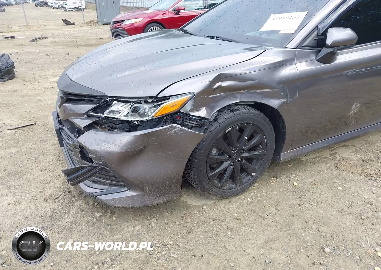 2018 Toyota Camry Le VIN:4T1B11HK6JU146085 - 6