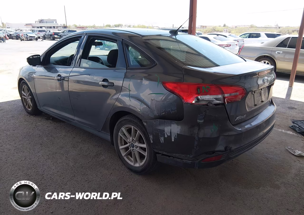 2016 Ford Focus Se VIN:1FADP3F21GL406116 - 3