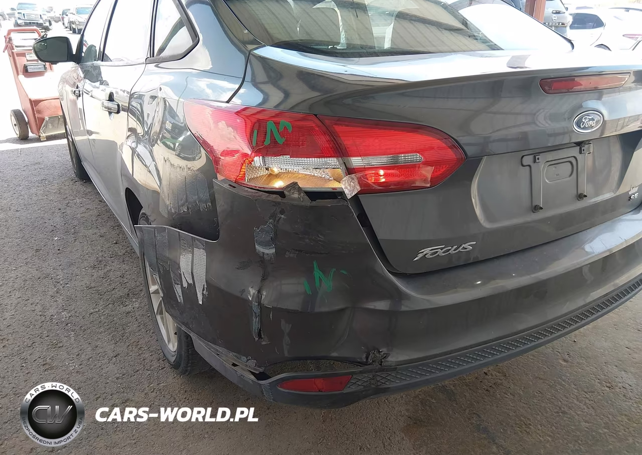 2016 Ford Focus Se VIN:1FADP3F21GL406116 - 6
