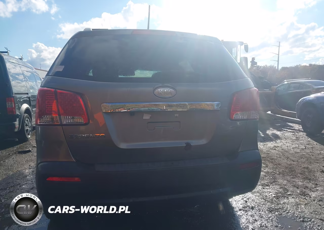 2011 Kia Sorento Lx VIN:5XYKTCA19BG173635 - 15