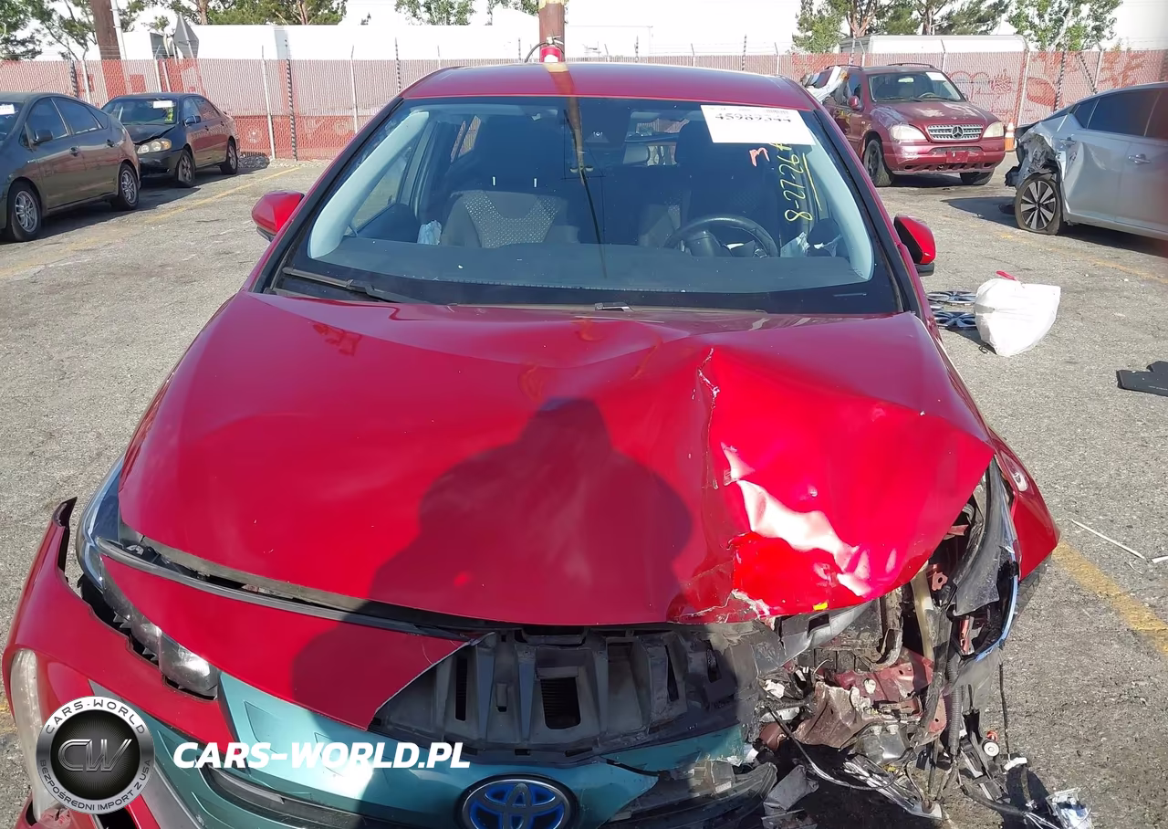 2017 Toyota Prius Prime Plus VIN:JTDKARFP0H3066766 - 13