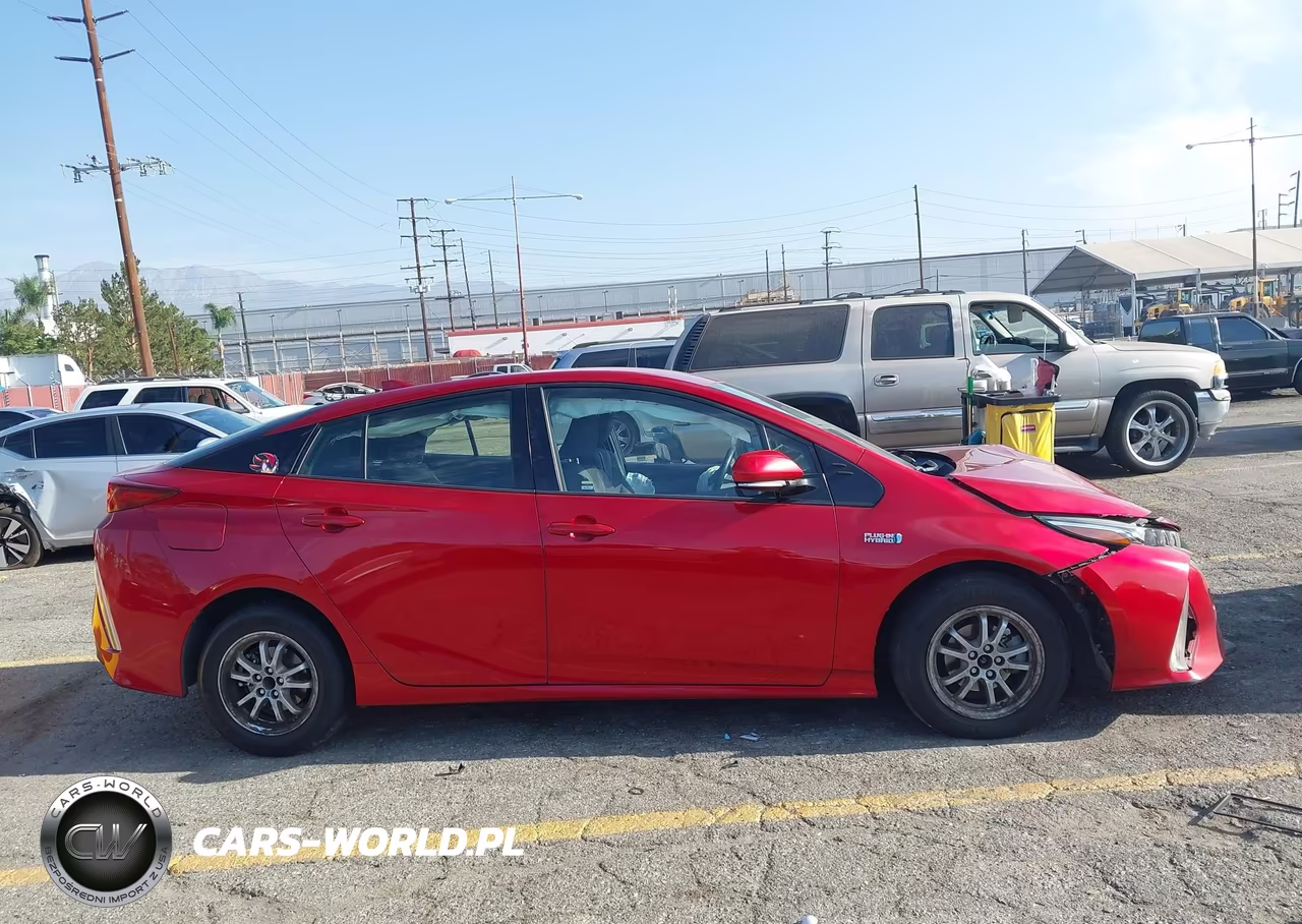 2017 Toyota Prius Prime Plus VIN:JTDKARFP0H3066766 - 14