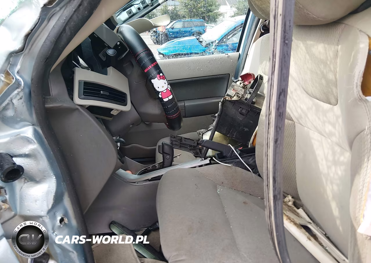 2009 Ford Focus S VIN:1FAHP34N09W256709 - 5