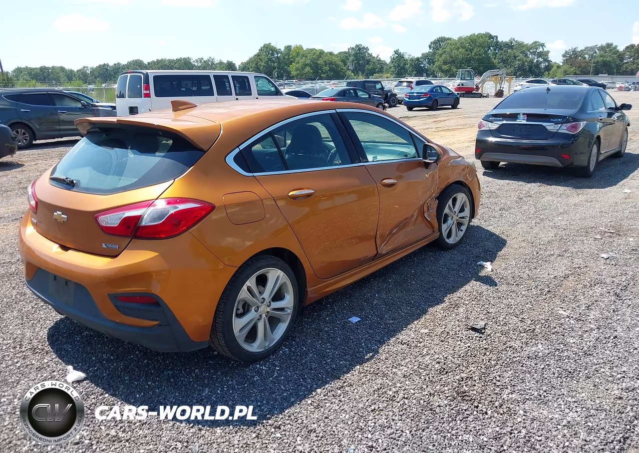2017 Chevrolet Cruze Premier Auto VIN:3G1BF6SM3HS564863 - 4