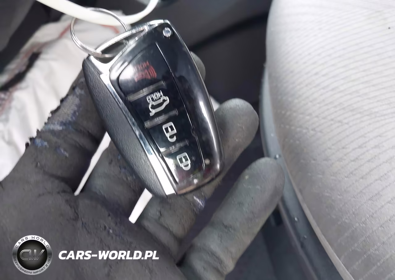 2018 Hyundai Santa Fe Sport 2.4L VIN:5NMZUDLB1JH073606 - 11
