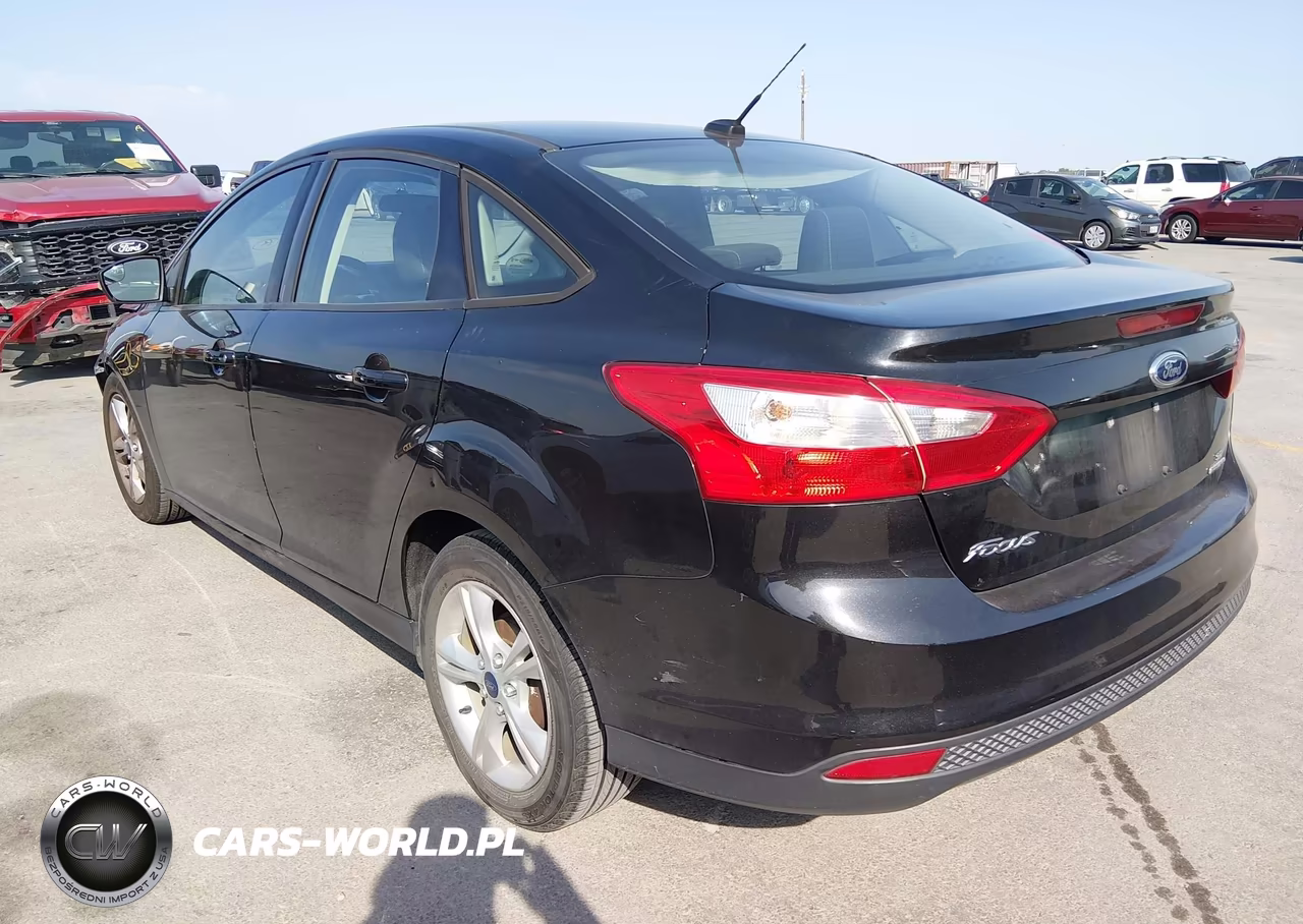 2014 Ford Focus Se VIN:1FADP3F26EL313587 - 3