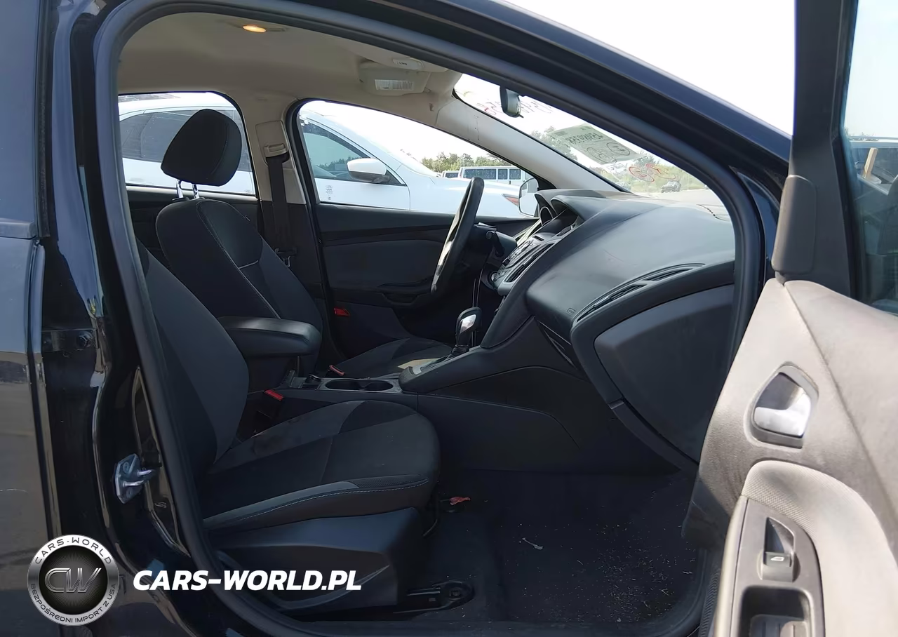2014 Ford Focus Se VIN:1FADP3F26EL313587 - 5