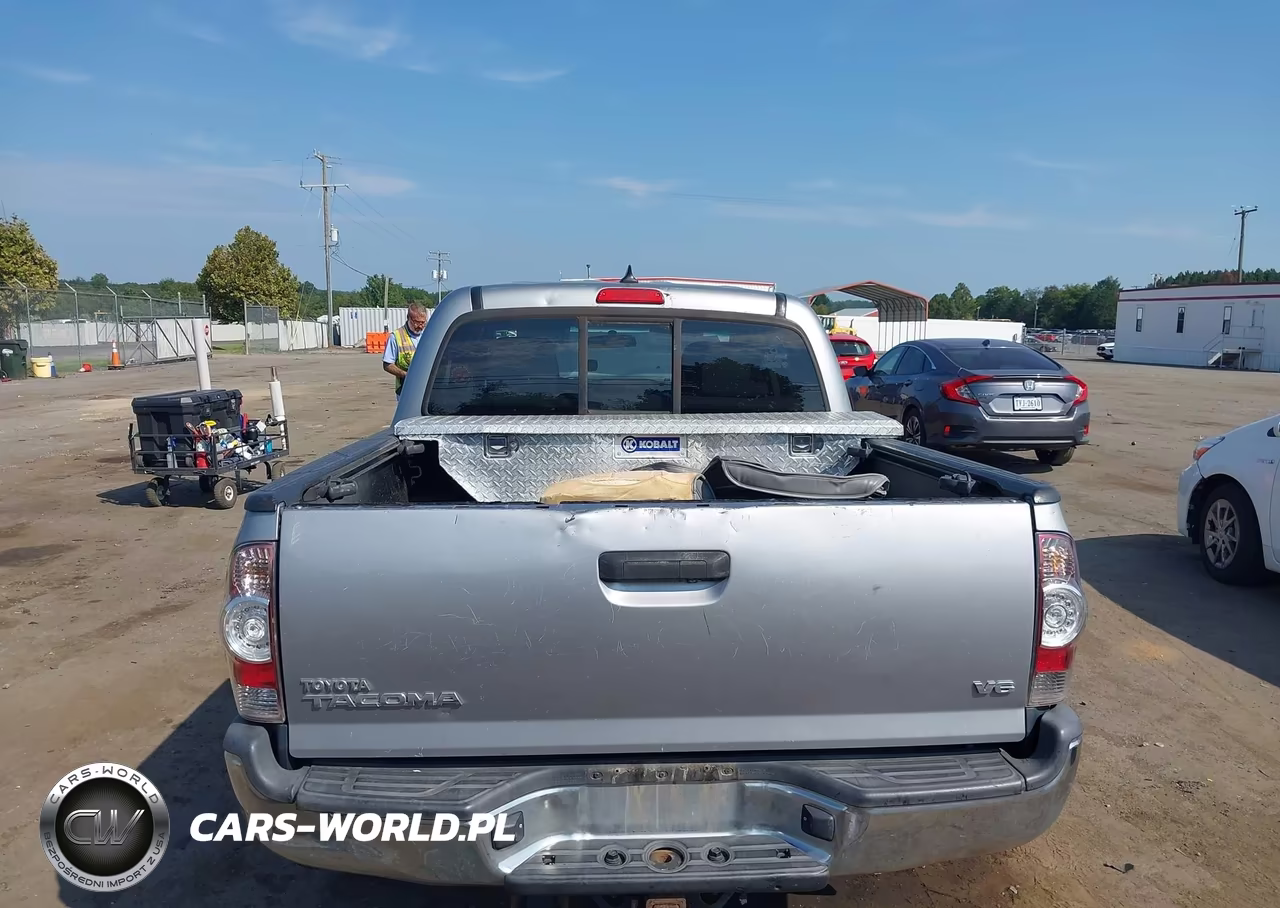 2014 Toyota Tacoma Base V6 VIN:3TMLU4EN9EM161898 - 16
