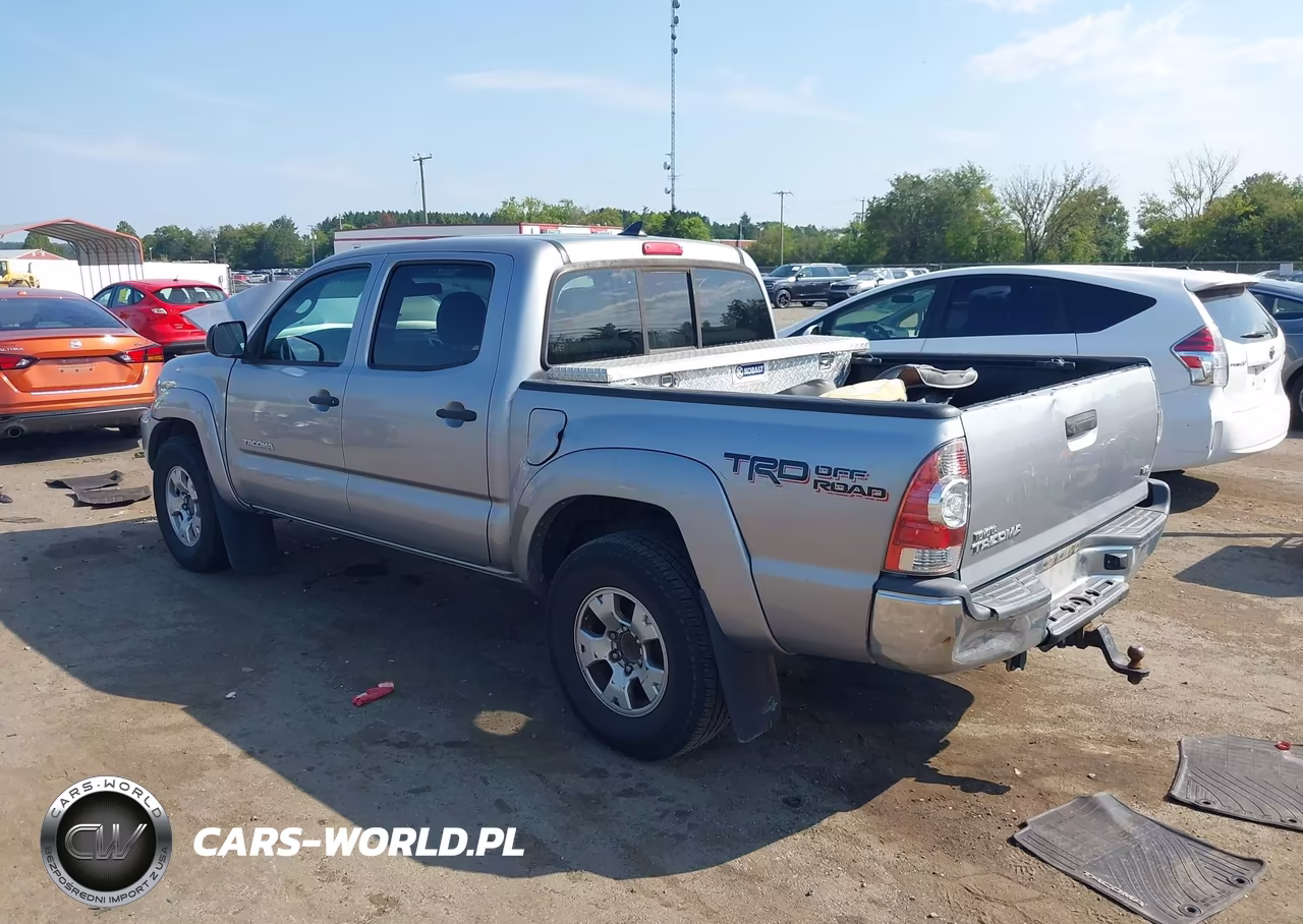 2014 Toyota Tacoma Base V6 VIN:3TMLU4EN9EM161898 - 3