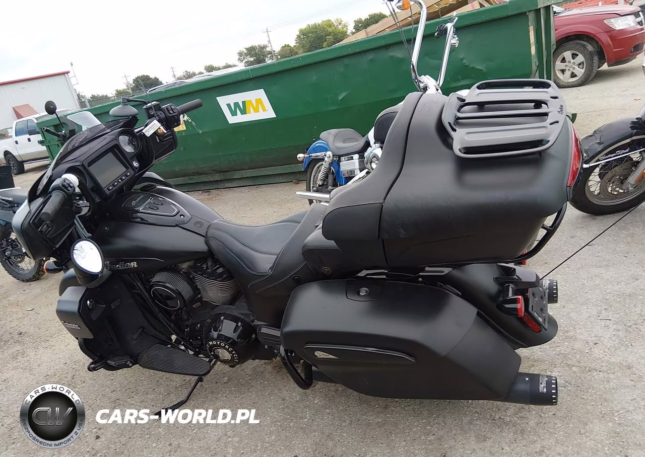 2021 Indian Motorcycle Co. Roadmaster Dark Horse VIN:56KTKDBB2M3401206 - 13