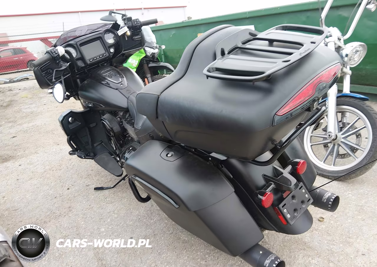 2021 Indian Motorcycle Co. Roadmaster Dark Horse VIN:56KTKDBB2M3401206 - 3