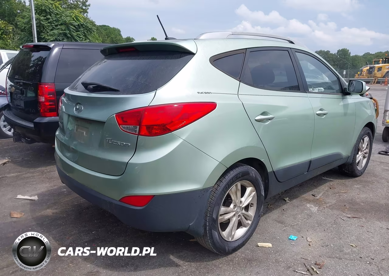 2011 Hyundai Tucson Gls VIN:KM8JU3AC6BU173614 - 4
