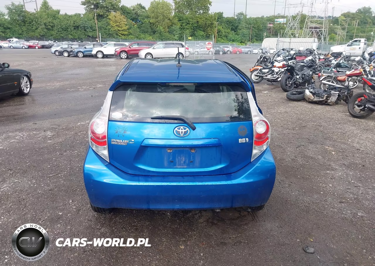 2014 Toyota Prius C One VIN:JTDKDTB31E1563985 - 16