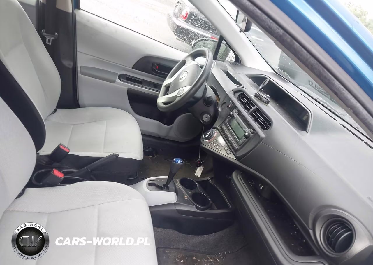 2014 Toyota Prius C One VIN:JTDKDTB31E1563985 - 5