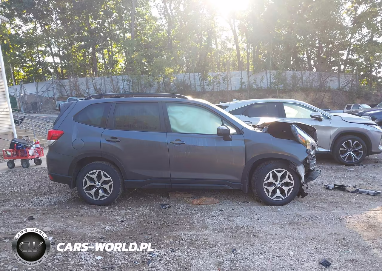 2024 Subaru Forester Premium VIN:JF2SKACC5RH440651 - 13