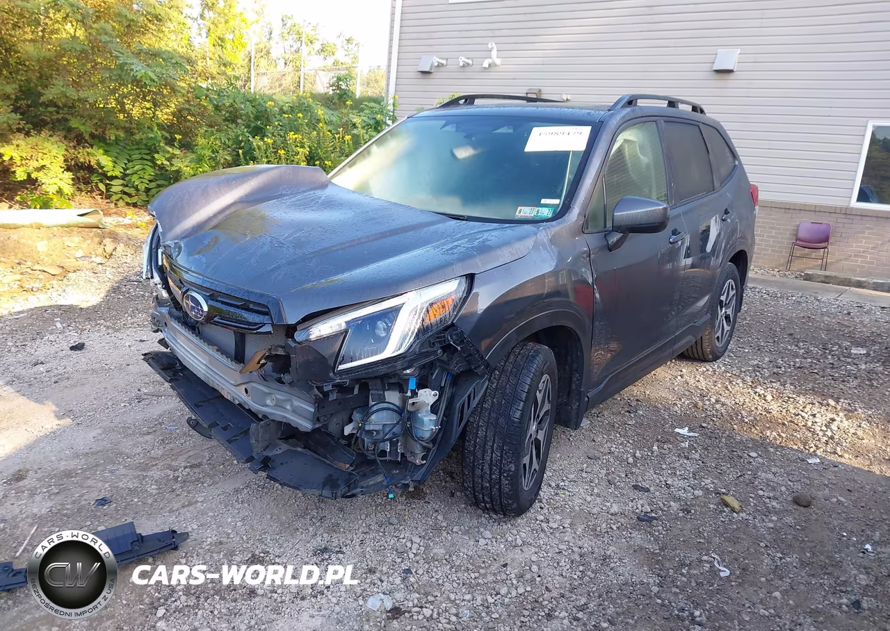 2024 Subaru Forester Premium VIN:JF2SKACC5RH440651 - 2
