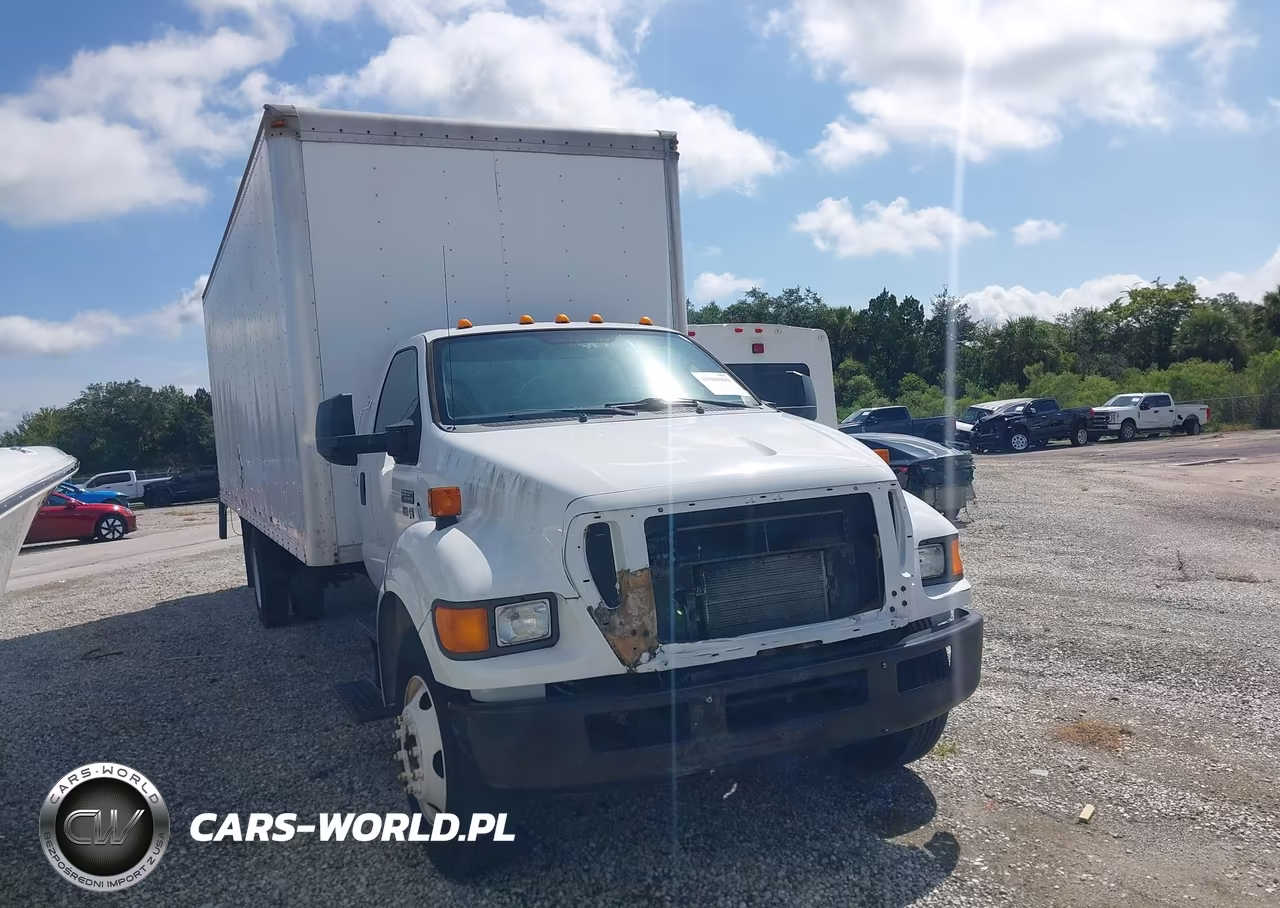2013 Ford F-650 Gas Xl-Xlt – zdjęcie 1 z 17