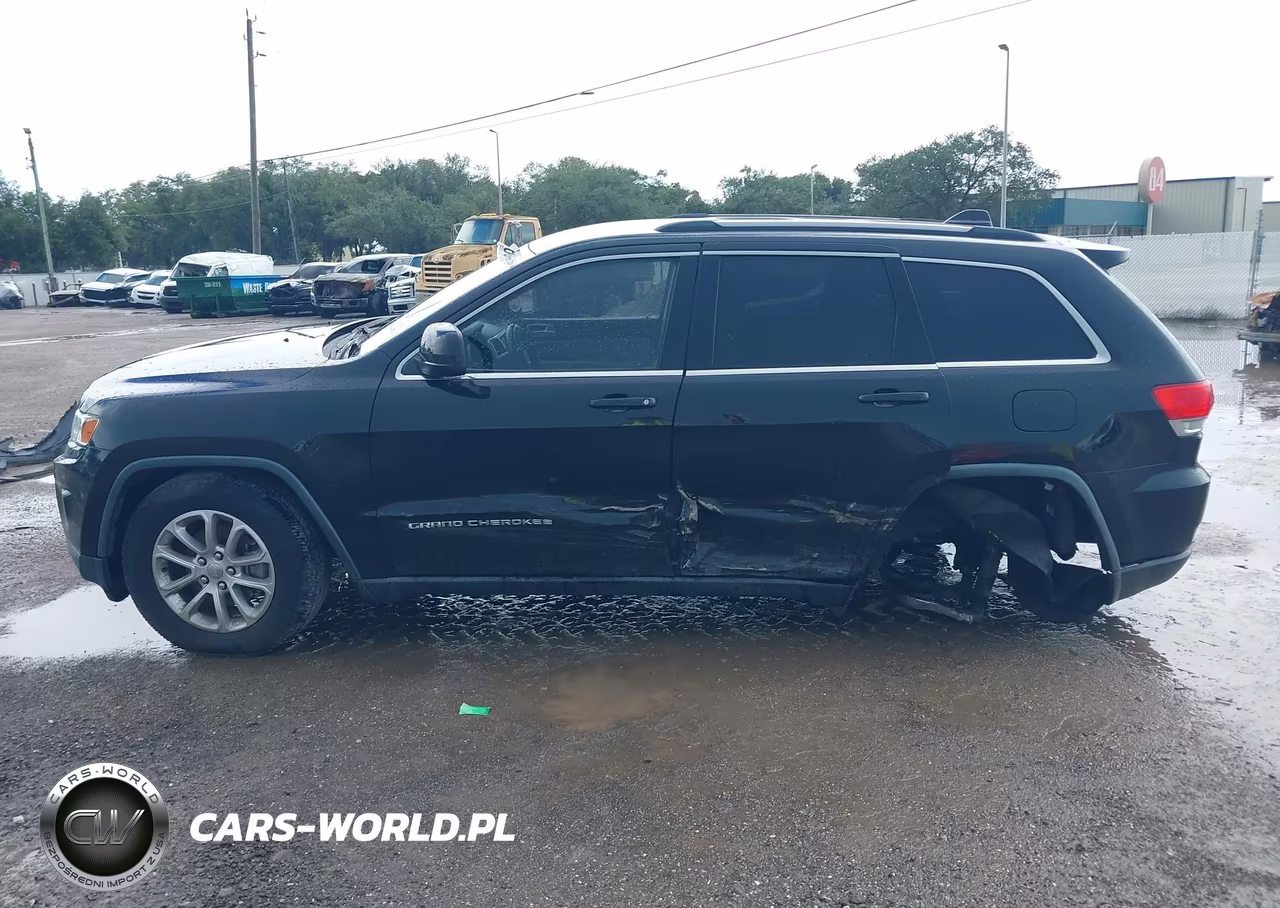 2015 Jeep Grand Cherokee Laredo VIN:1C4RJEAG0FC740104 - 15