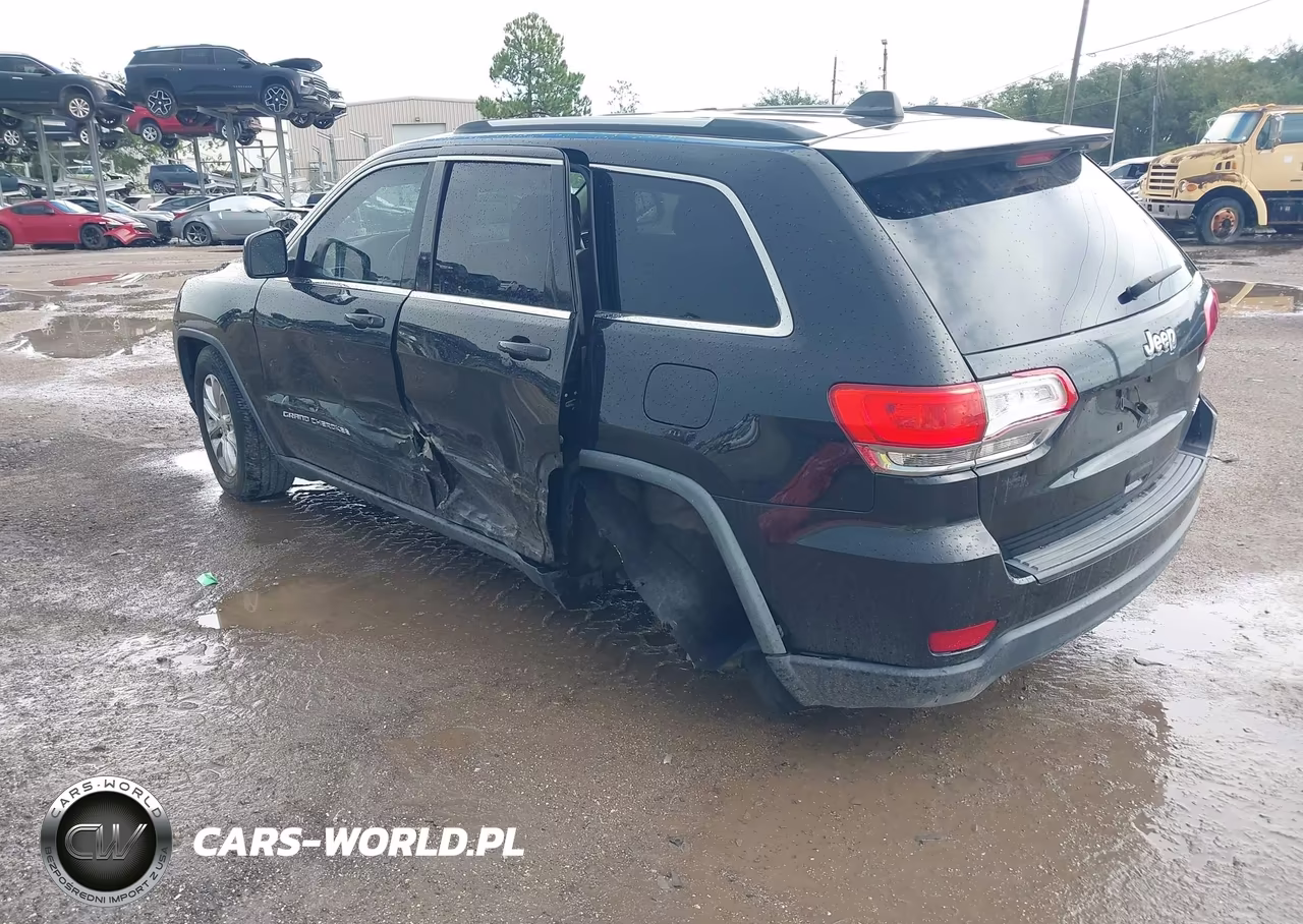 2015 Jeep Grand Cherokee Laredo VIN:1C4RJEAG0FC740104 - 3