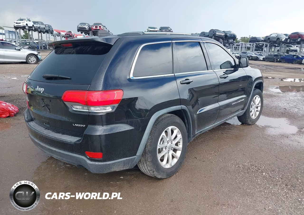 2015 Jeep Grand Cherokee Laredo VIN:1C4RJEAG0FC740104 - 4