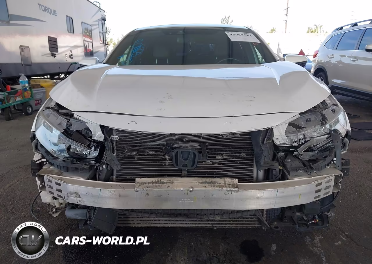 2017 Honda Civic Sport Touring VIN:SHHFK7H98HU413439 - 6