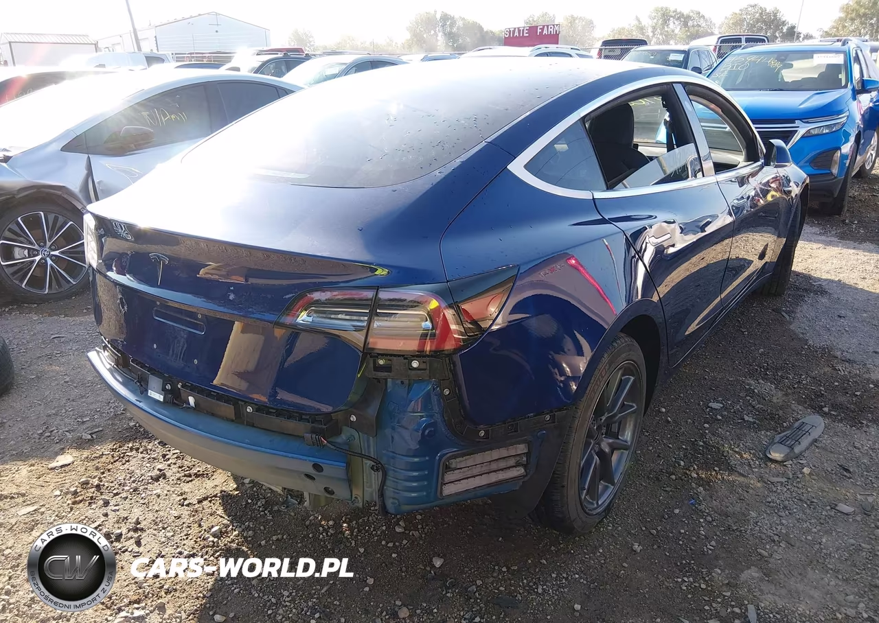 2018 Tesla Model 3 Long Range-Mid Range VIN:5YJ3E1EA3JF160284 - 4