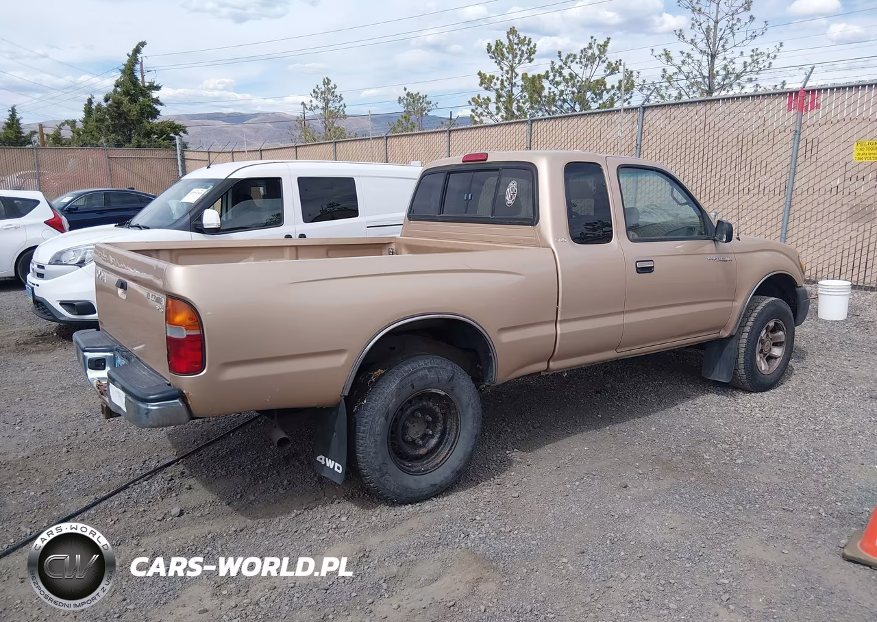 1999 Toyota Tacoma VIN:4TAWM72N6XZ505199 - 4