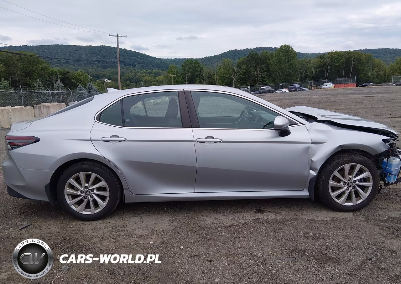 2021 Toyota Camry Le VIN:4T1C11AK4MU554927 - 14