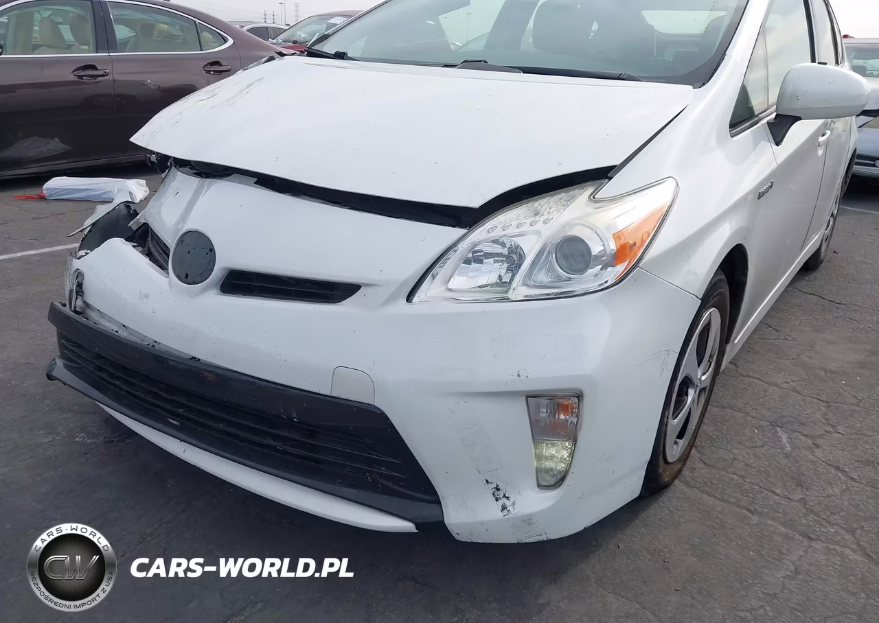 2015 Toyota Prius Two VIN:JTDKN3DU2F1929621 - 13