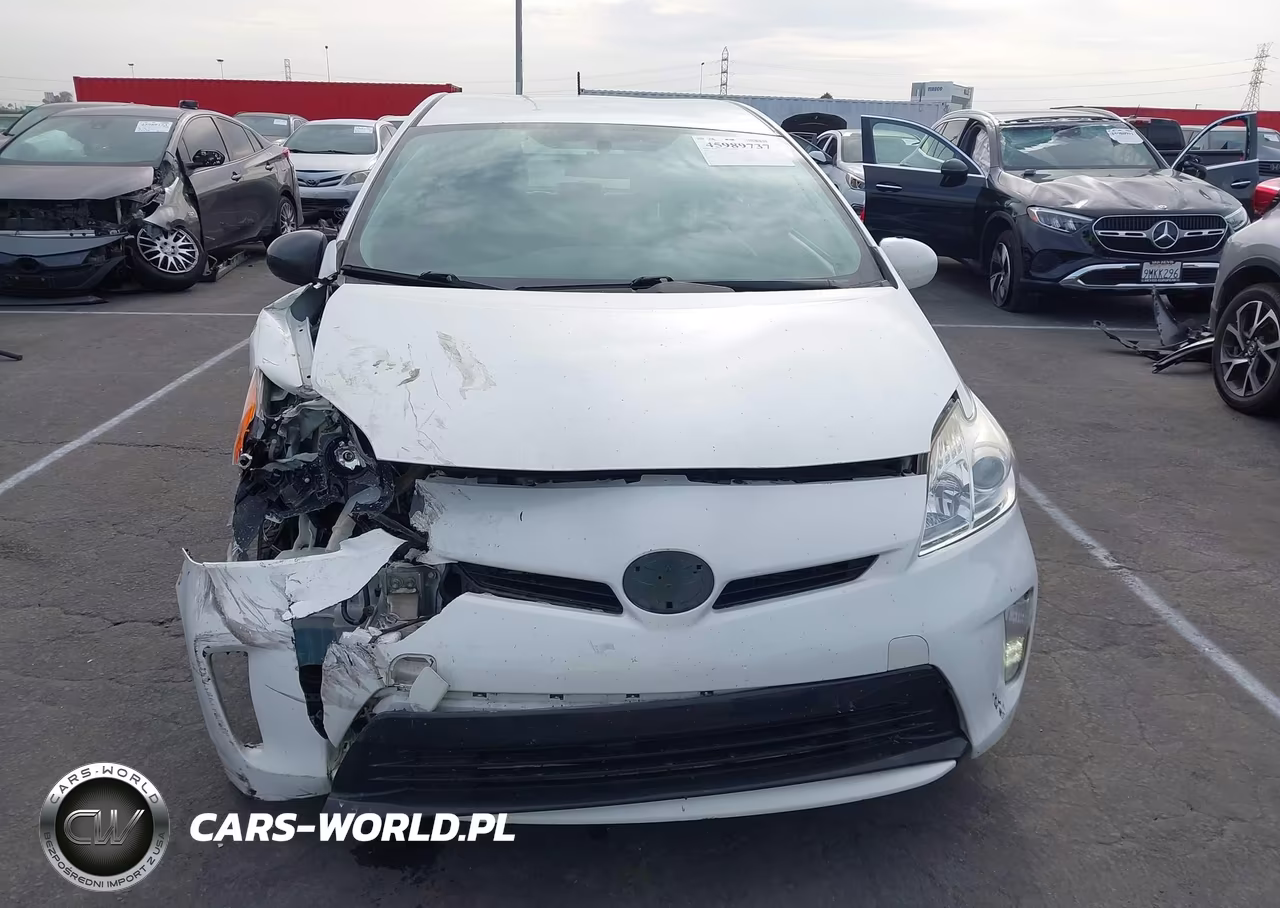 2015 Toyota Prius Two VIN:JTDKN3DU2F1929621 - 14