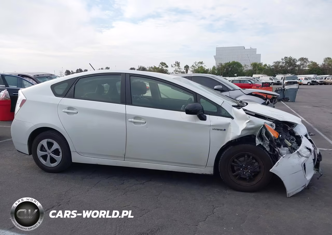2015 Toyota Prius Two VIN:JTDKN3DU2F1929621 - 15
