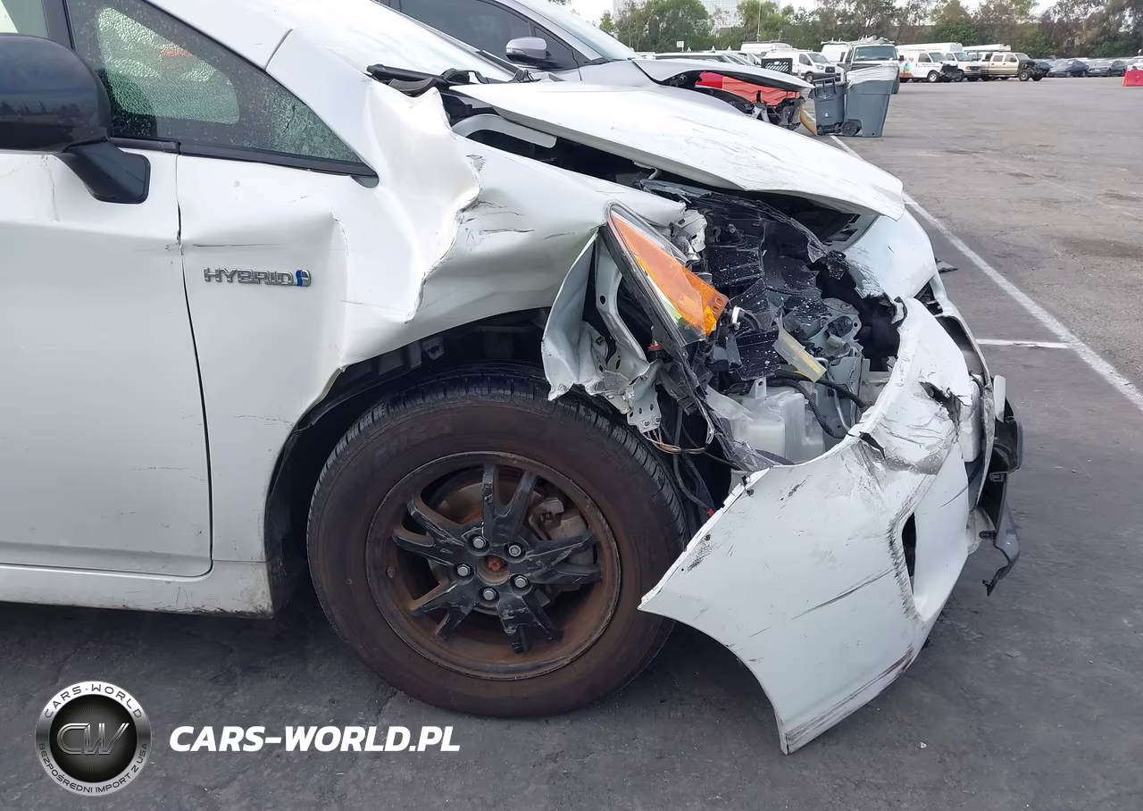 2015 Toyota Prius Two VIN:JTDKN3DU2F1929621 - 6
