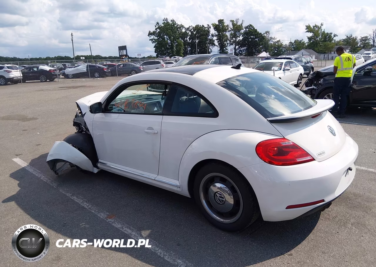 2012 Volkswagen Beetle 2.5L VIN:3VWJP7AT9CM636626 - 3